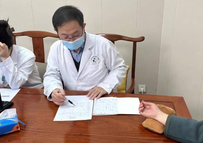 黎同明中医：黄芪+百合，初冬“养肺黄金水”！润肺、平喘、强免疫……