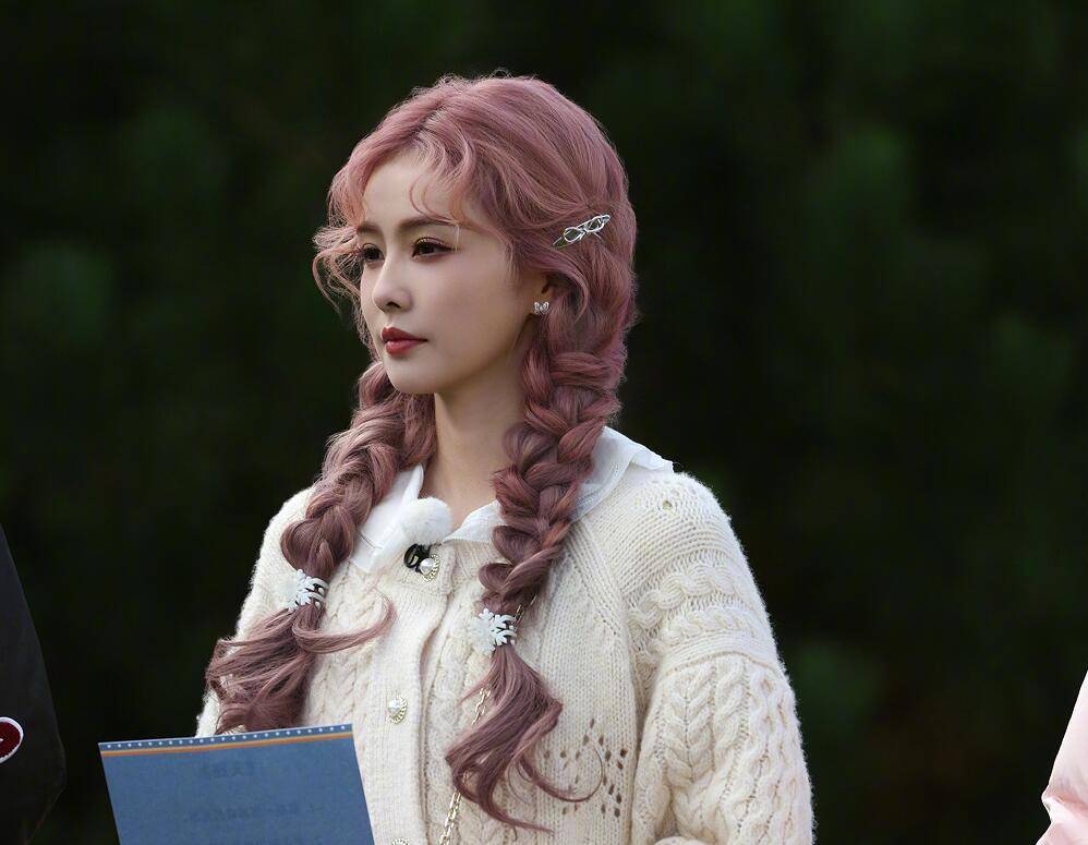 原创            白鹿的“嘴”，让《奔跑吧天路篇》开播封神