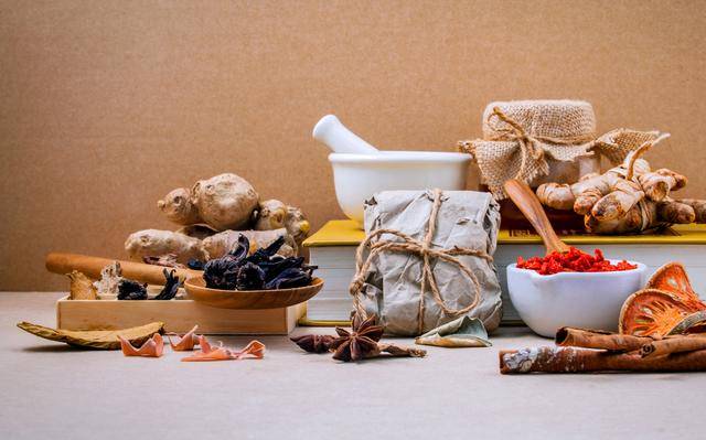 冬令中药进补，这类人需要“清调、通补”双管齐下