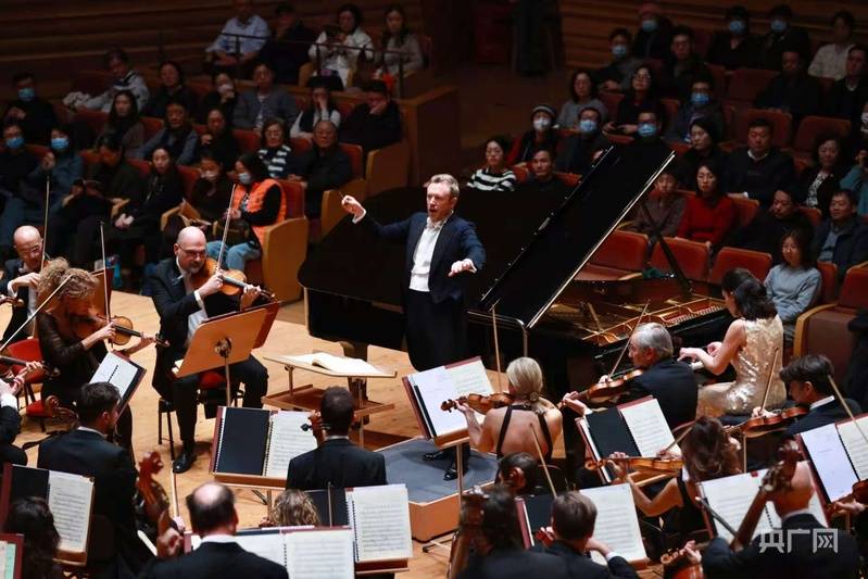 每年金秋如约而至的中国上海国际艺术节，何以成为世界“一流”节展？