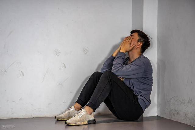 原创            男人到了中年，性功能断崖式下降，75%根源就一个，教你对症用药