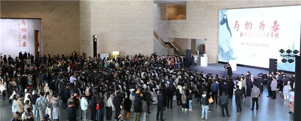 “与物为春——刘万鸣艺术展”在山东美术馆开幕