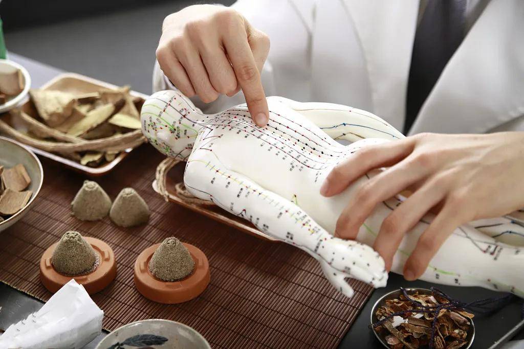 肝胆失调也会引起肥胖，打通这个地方，让你瘦下来，脾胃也好了！