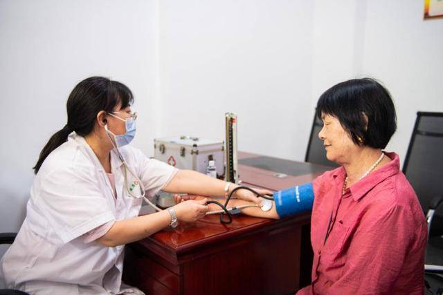 原创            高血压吃肉：3种肉坚决不碰，2种肉可常吃，稳血压还能补营养