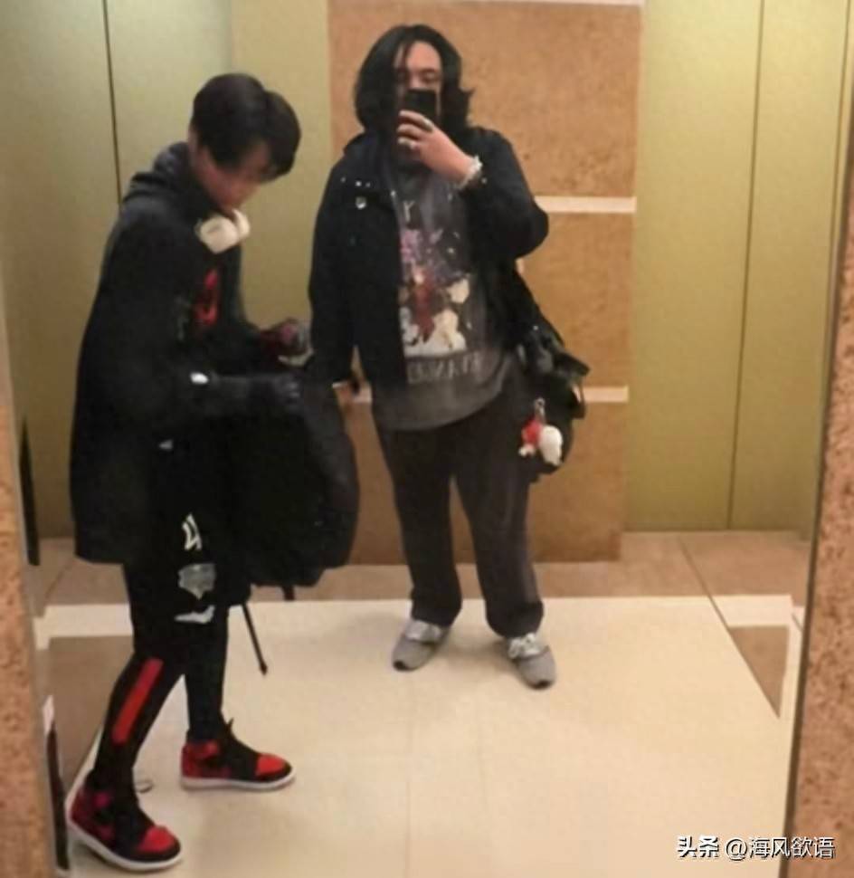 原创            杨阳洋费曼十年后聚会，一个显老一个像“社会人”，这是当年萌娃