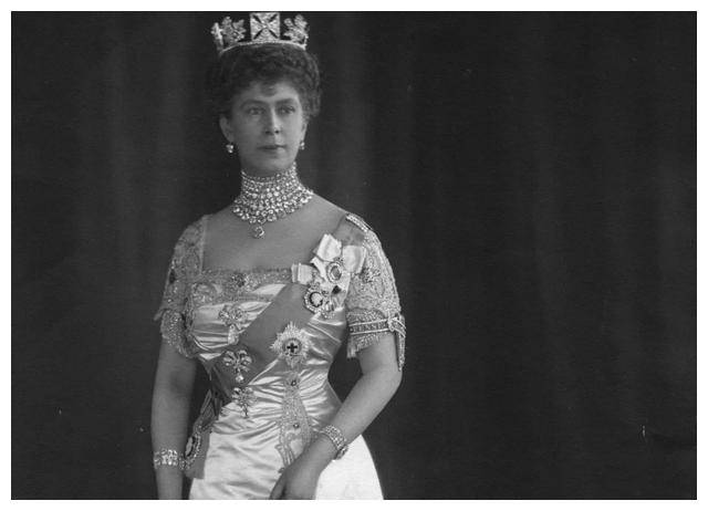 英国皇家女族长泰克玛丽的传记