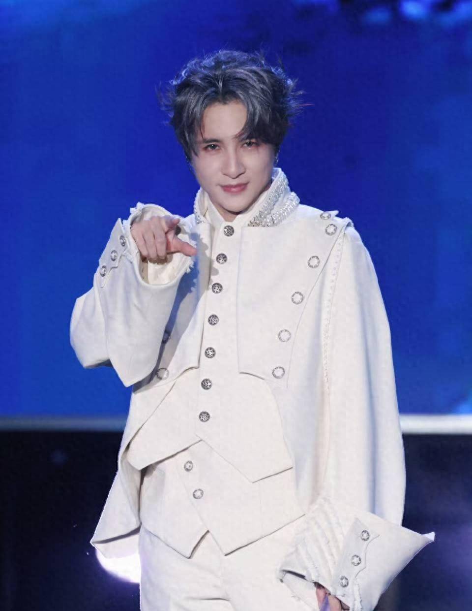 薛之谦以前说：我想红，想赚钱，想做陈奕迅那样的一线歌手