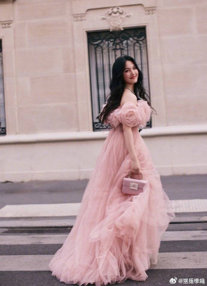 王诗龄获绘画金奖：艺术传承与成长的力量