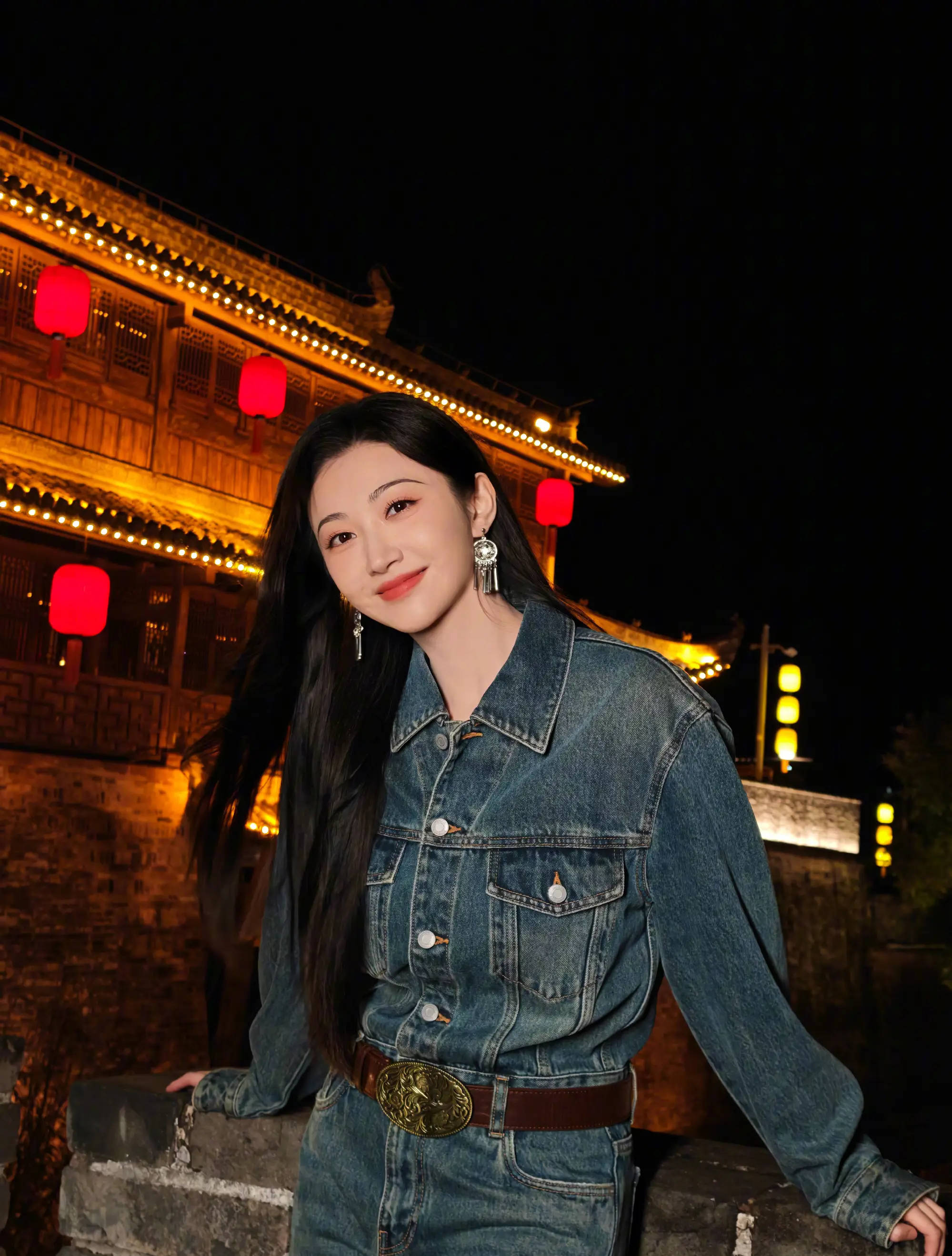 景甜立冬晒营业美照！脸颊比心面露甜美笑容心情好