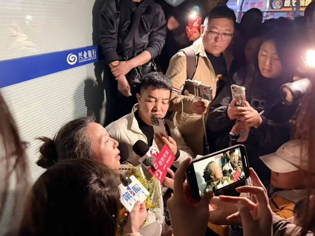 “27岁女子家门口遇害案”一审休庭，庭审细节曝光