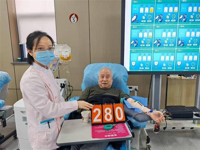 西安医生28年献血280次