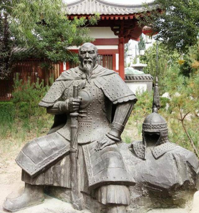 原创            将军入厕时发现蚂蚁，便对下属说：立即撤退，违令者斩