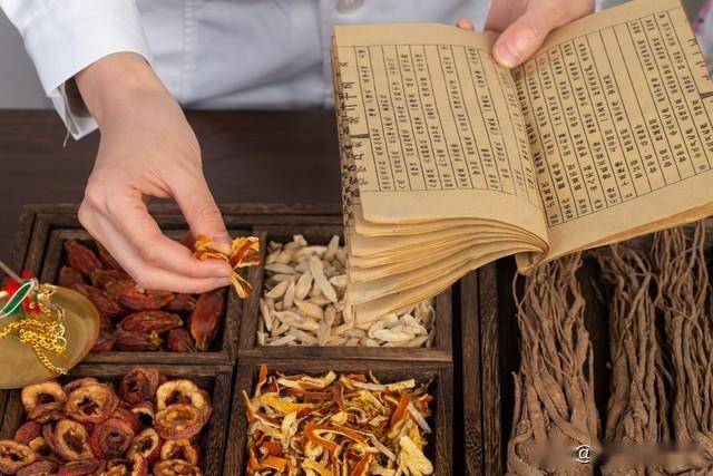 平胃散不只是治腹胀！中医：腹泻腹胀用法大不同，祛湿才是核心