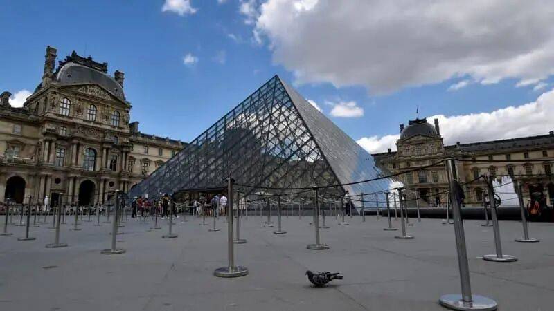 卢浮宫盗窃案最后一名嫌疑犯落网，被盗珠宝仍下落不明