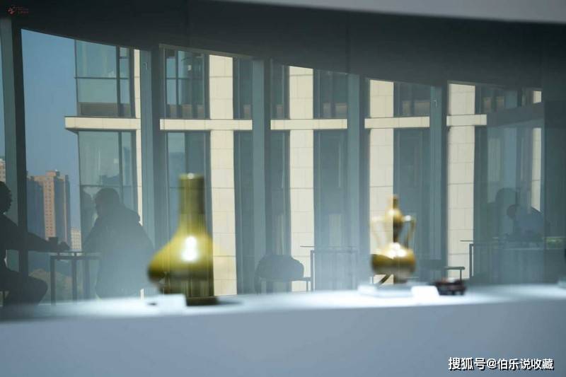 大羿2025秋拍 | 御窑菁华 皇权物证——从纹饰演变看清代御窑瓷器中的政治叙事与文化融合