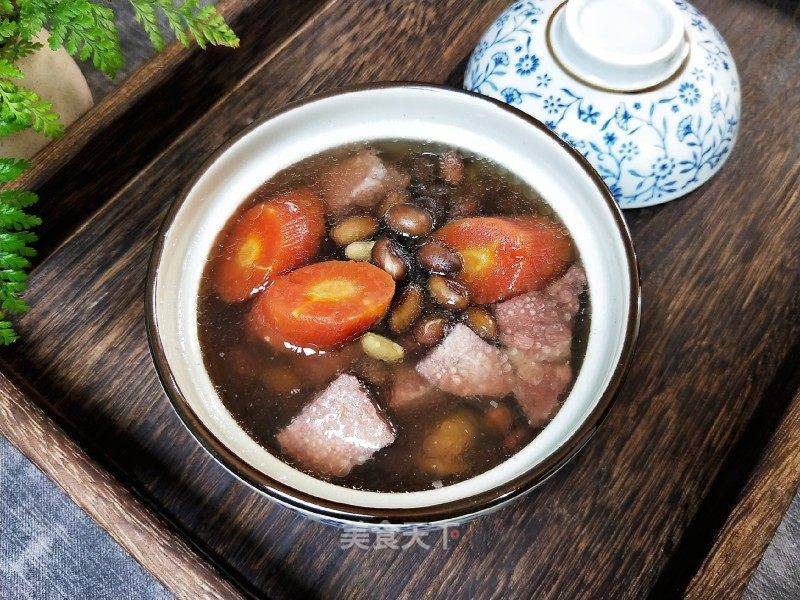 黑豆胡萝卜炖瘦肉汤：秋冬时节的养生智慧