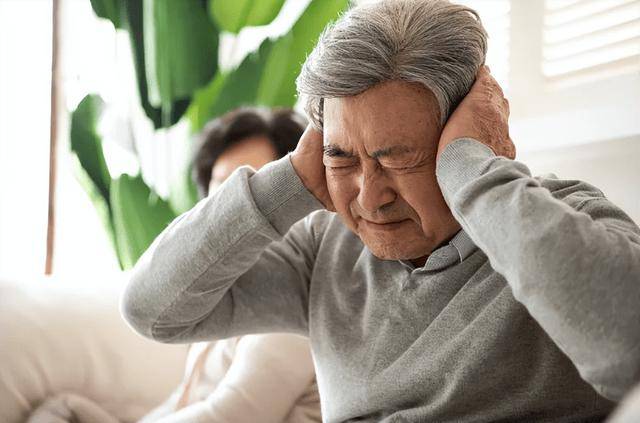 原创            脑供血不足为何逐年高发？医生：多半与4大因素有关，老人要躲掉