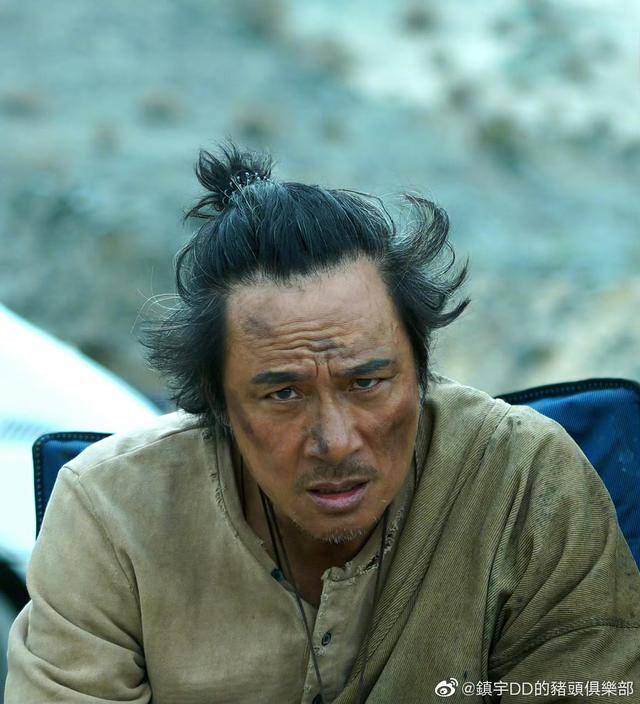 影帝自曝坐巴士经历！遭司机质疑冒用他人证件，个中原因太意外