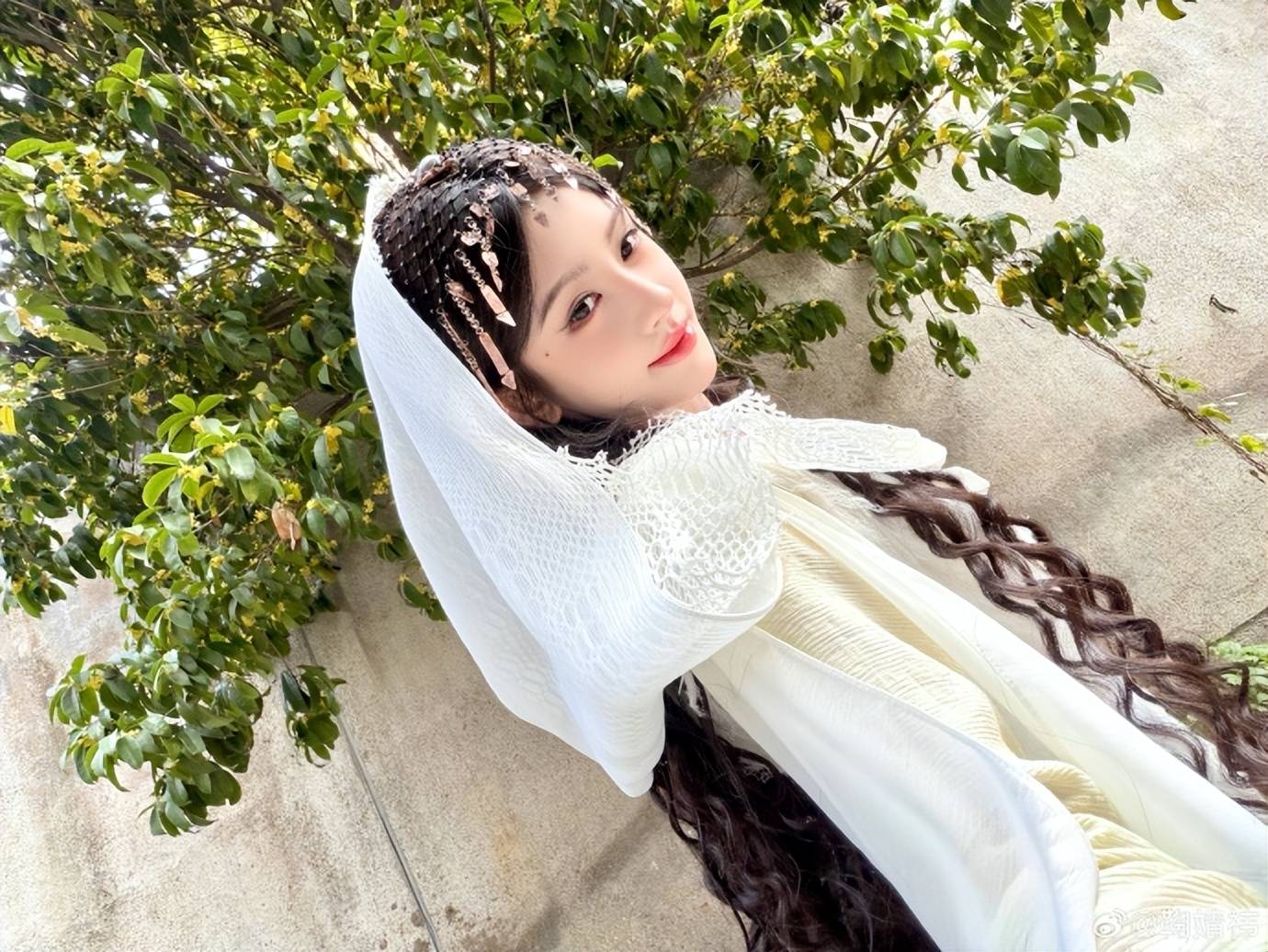 原创            《来战》鞠婧祎异域造型美爆了!雪肤玉貌风情万种太惊艳