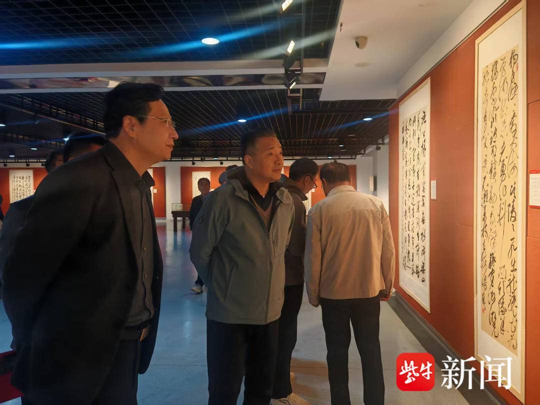 以笔为舟传承泰州文脉“墨韵诗联咏泰州”书法作品展开展