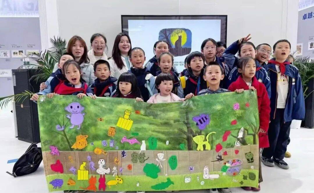 发现身边自然奇迹，共绘庭院小世界 | 插画家刘佩佩携新书与亲子家庭共话自然与成长