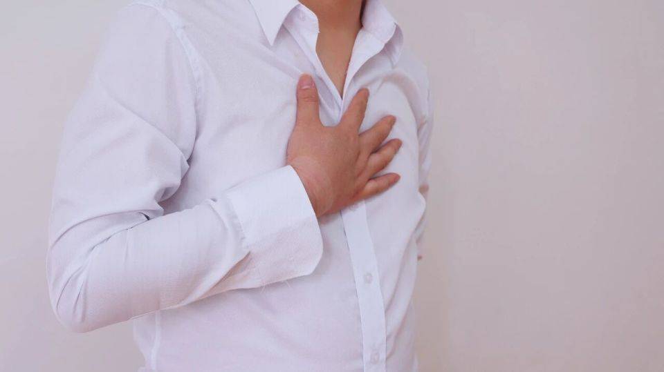 平日里胸口刺痛几秒的背后，或许和4点挂钩，早些了解为宜