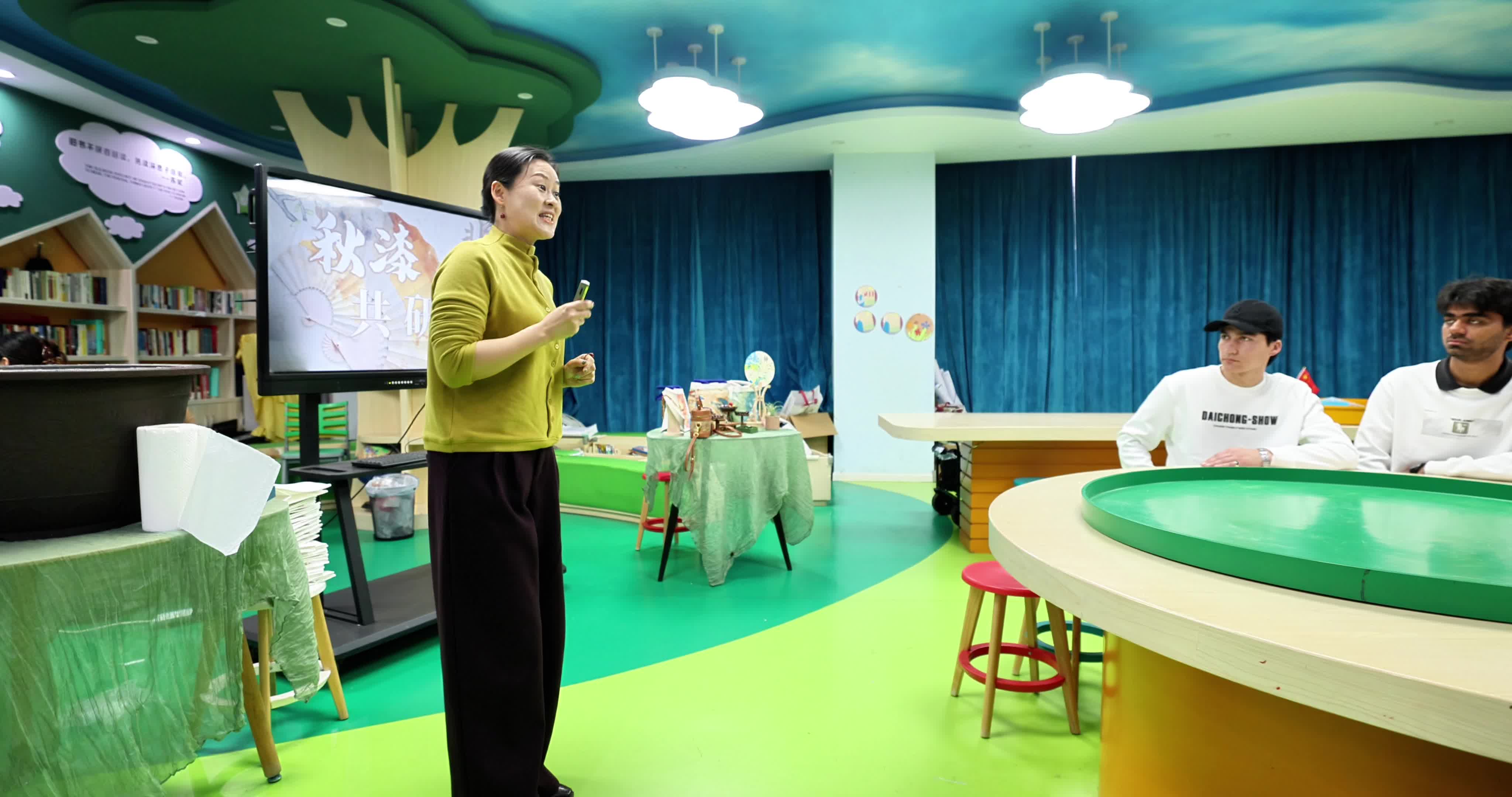 从非遗到友谊 武汉国际化社区成中外居民大家庭