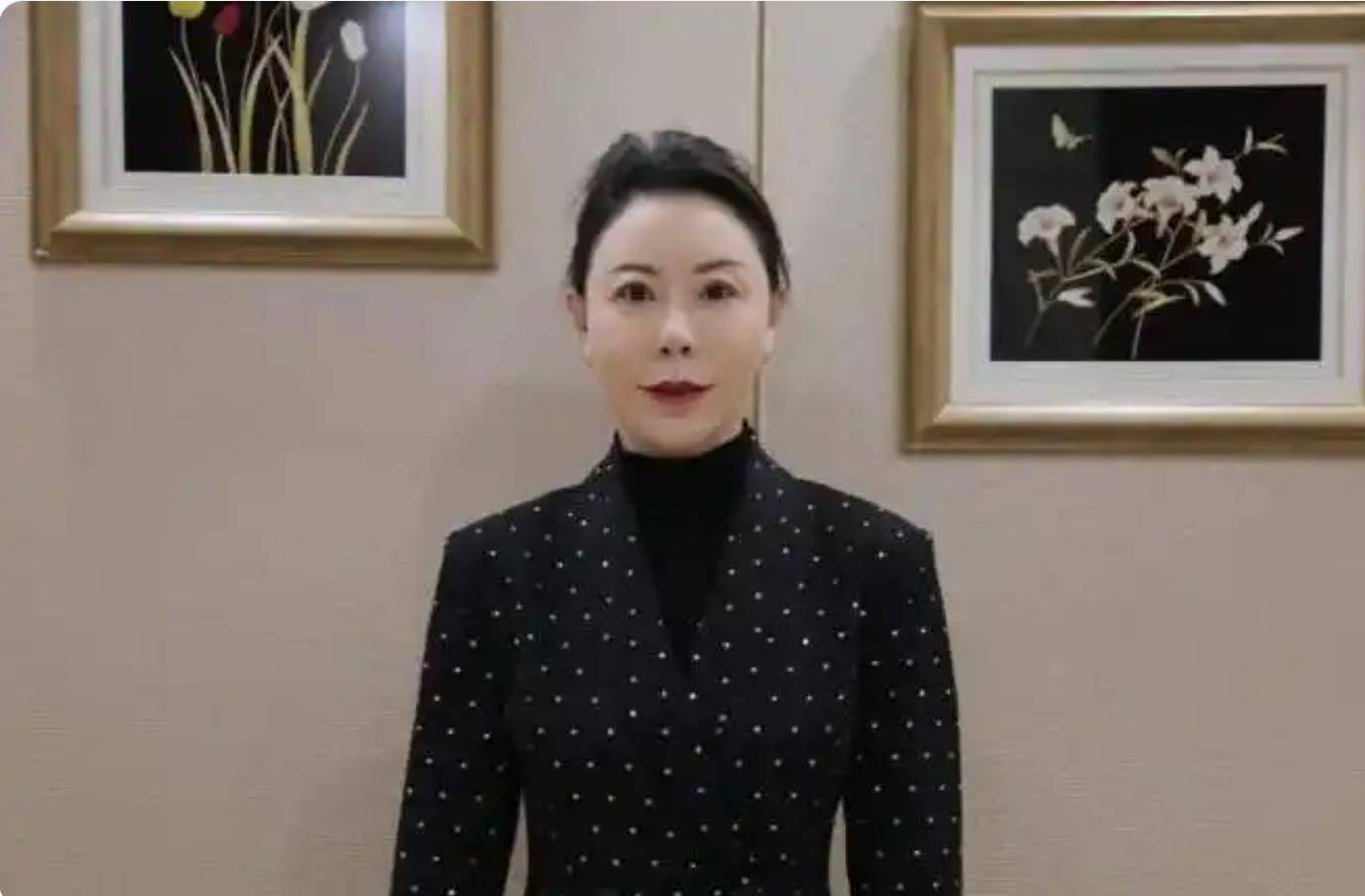 极目政情丨细节曝光！落马女官员于媛媛多次收受皮草大衣、珠宝首饰，生活奢靡