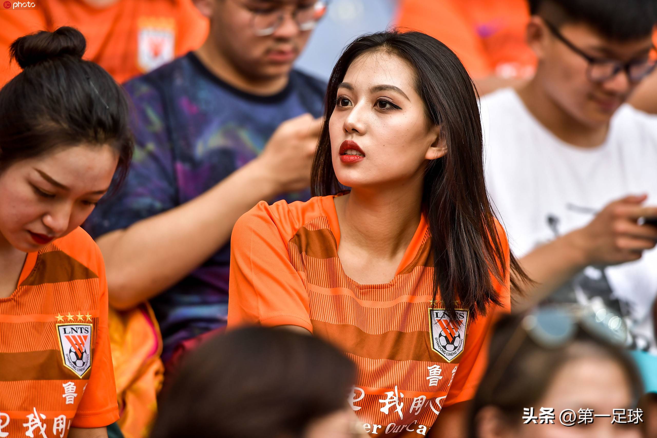 原创            中国队0比1不敌越南队，曾经踩踏过奖杯的韩国队又要夺冠了