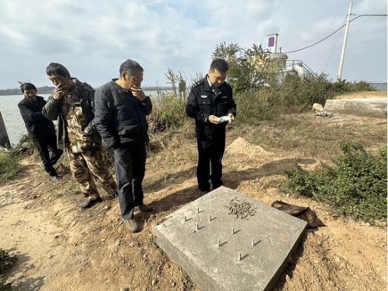 男子河边钓上108发子弹：本以为是钓上了大鱼