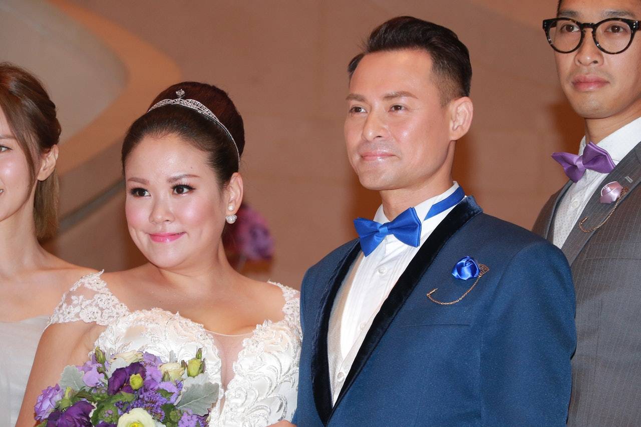 原创            52岁TVB艺人自曝妻子病危，声泪俱下求援助，称凑不出150万医药费