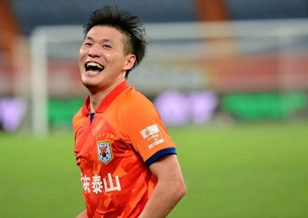 原创            鲁能主力国脚后腰正式官宣加盟法甲俱乐部！已经被新东家委以重任，带队出战比赛