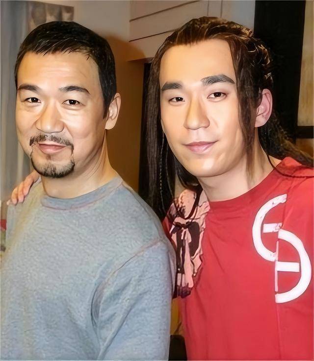 原创            定居泰国、高调炫富？这一回，自身难保的张国立也管不住张默了