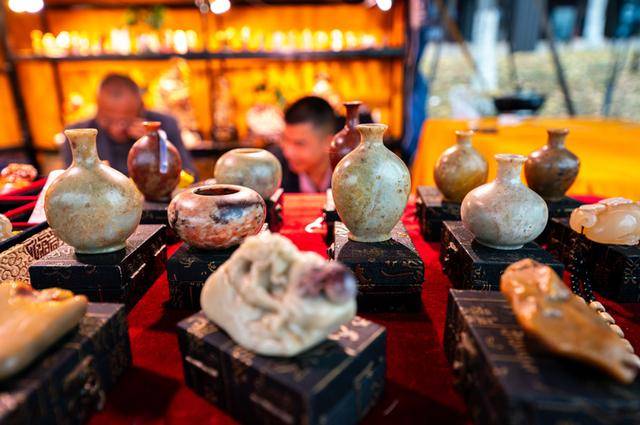 首届中国（丽水）瓯江赏石文化艺术博览会开展