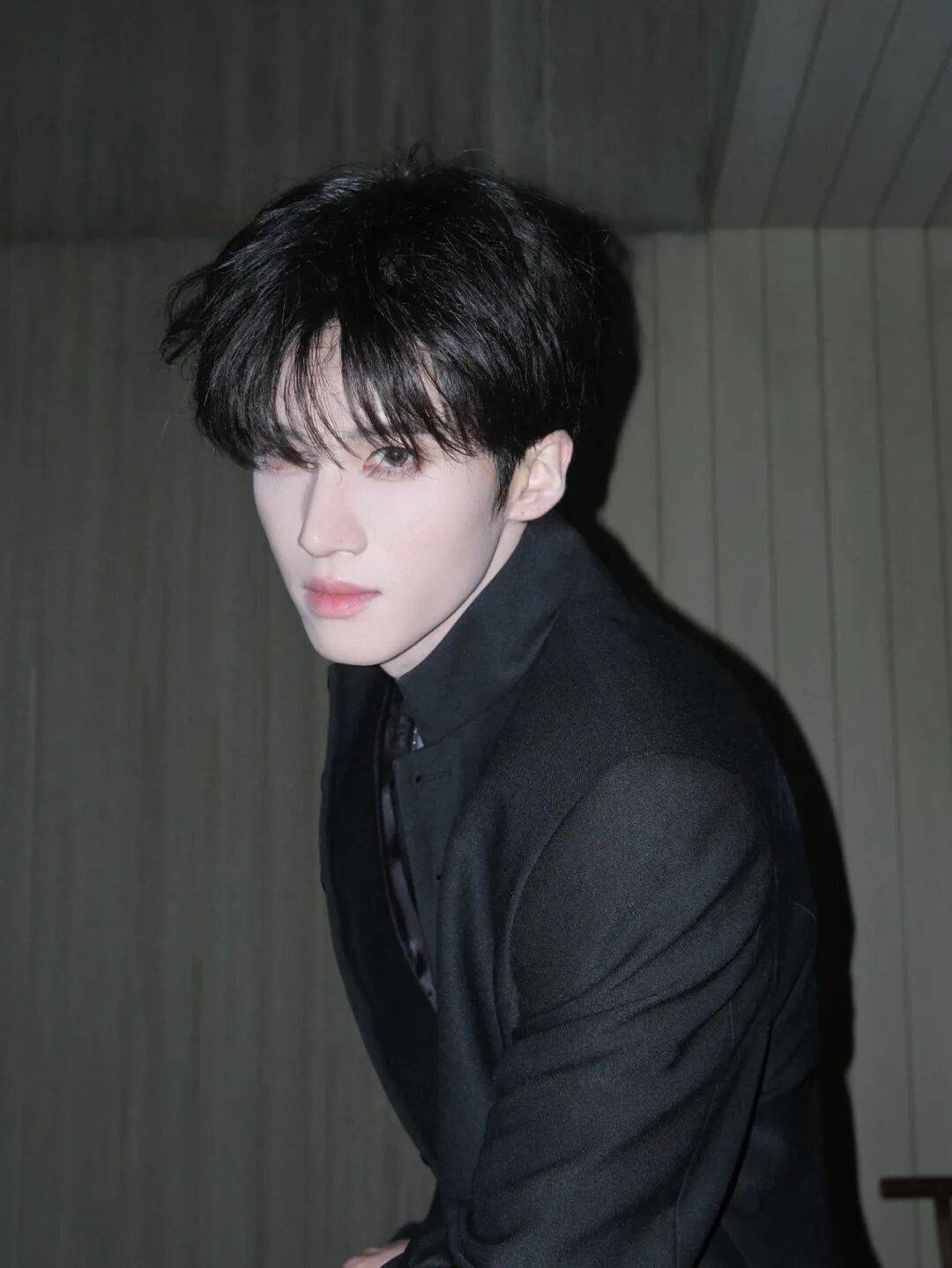 榜妹热线 ｜ 王一博乐华合约倒计时？朱一龙新商务？王星越吴谨言二搭？程潇新剧开机？闫桉终于有男主剧？