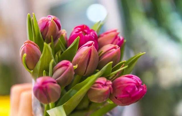 男人能在这三个时候主动找你，说明真的很在乎你