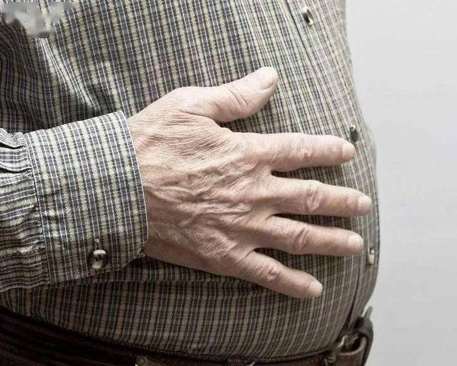 原创            肝有没有病，吃饭就知道？肝不好的人，吃饭常多半会有3个异常