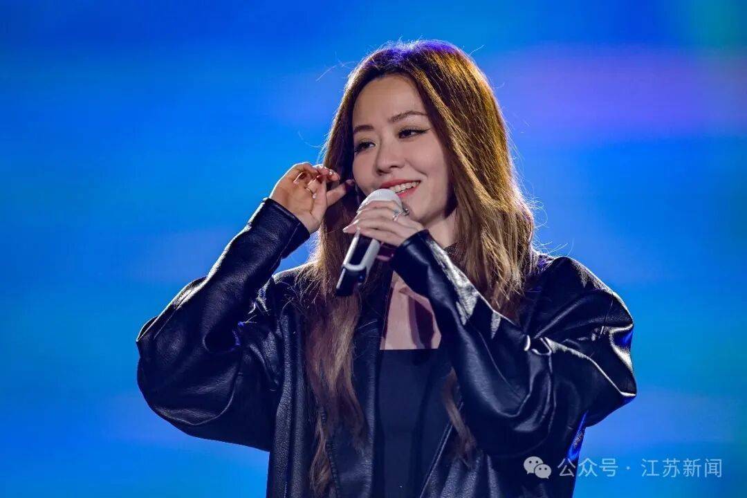 张靓颖自曝确诊带状疱疹：虽然及时治疗，但终究还是留了一些疤