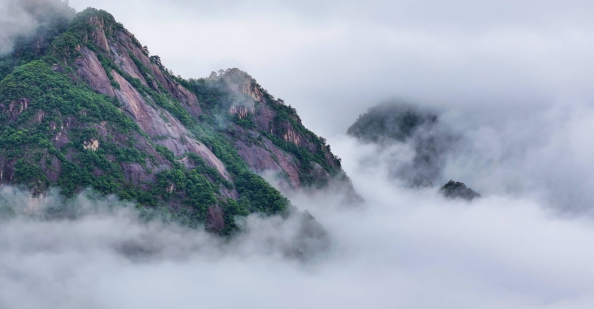 成年人预防骨质疏松，为什么富含天然矿物元素的水更值得选择？
