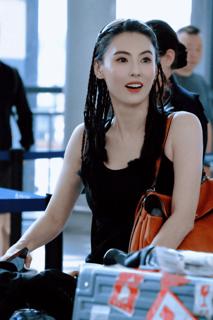 一句话就逗得刘嘉玲大笑不止？还得是周星驰！