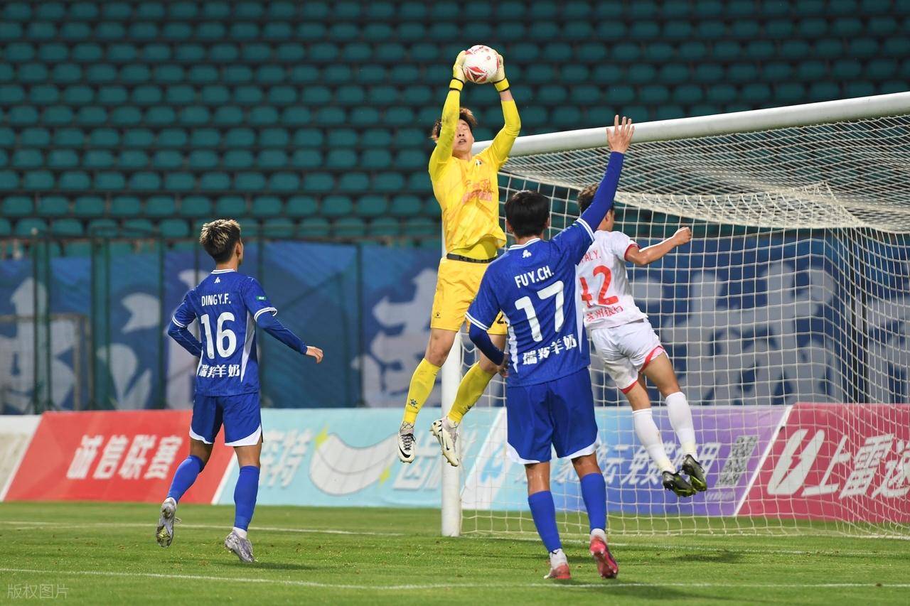 原创            国安后防迎来惊喜？侯森或将交出大旗，新面孔撑起未来三年门线！