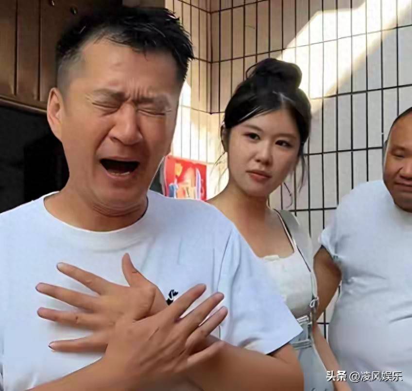 原创            知名演员无戏可拍，回老家摆摊卖炒面，张颂文一句话揭开内娱真相