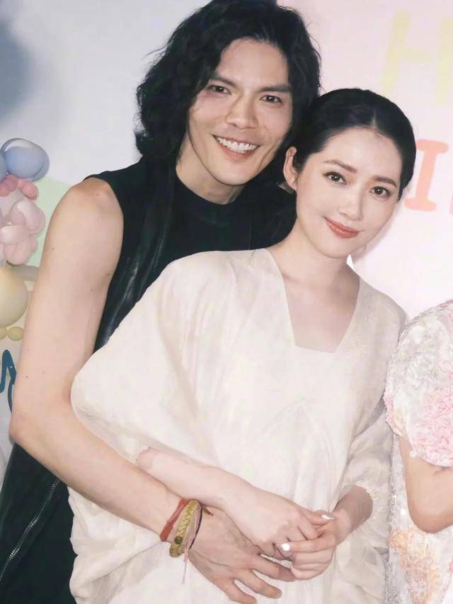 原创            向太曝大儿子“人格底气”，才知他能娶郭碧婷，并不是因家里有钱