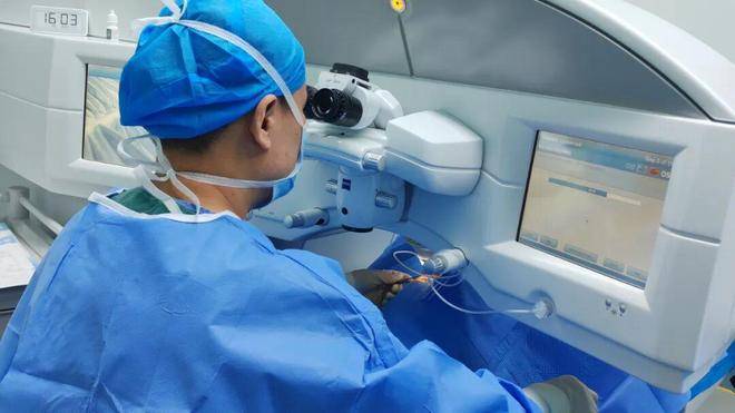 别让散光拖垮视力！近视激光手术矫正散光真相