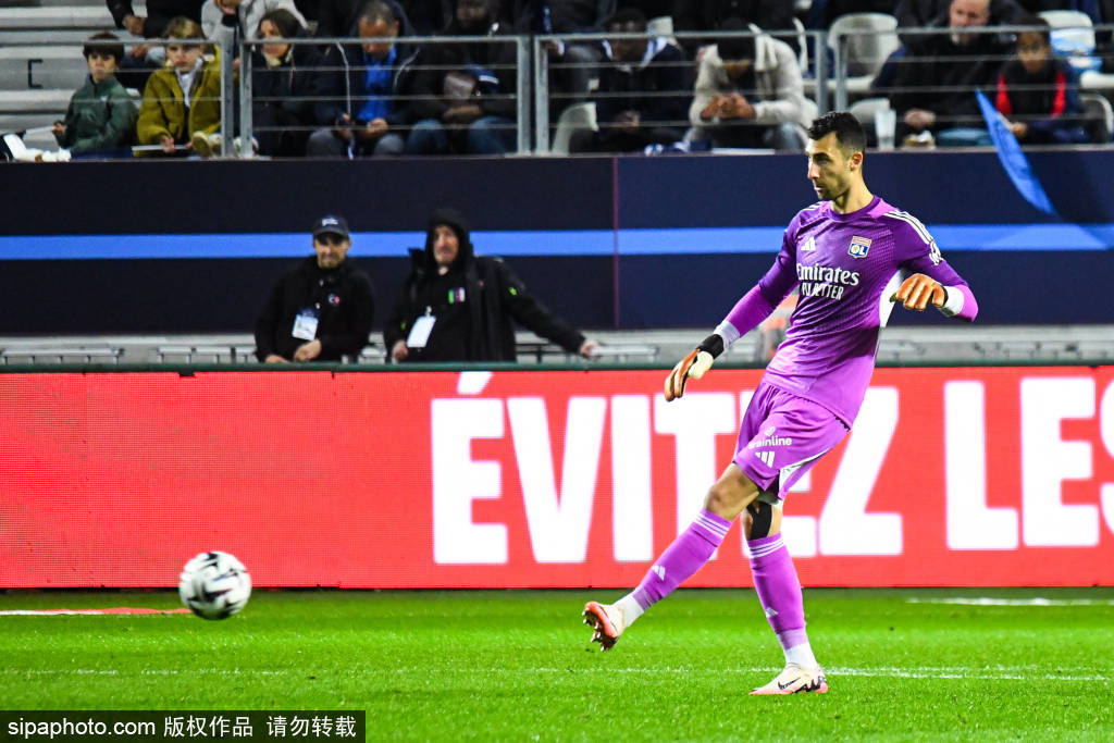 北京国安半场2-0领先长春亚泰：法比奥重罚反弹，塞尔吉尼奥头球破门