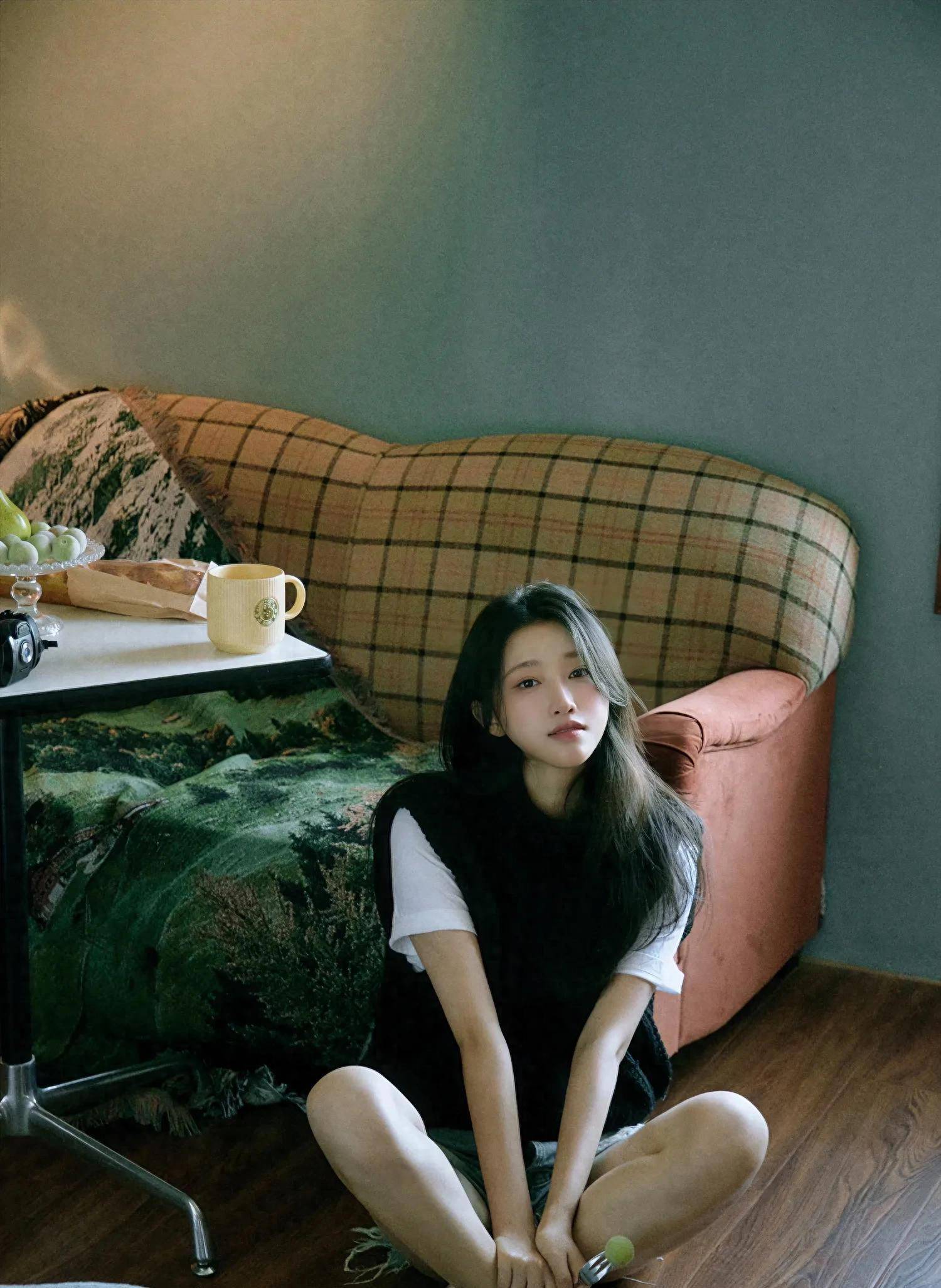 中戏美女【许纯】好迷人，光脚丫写真