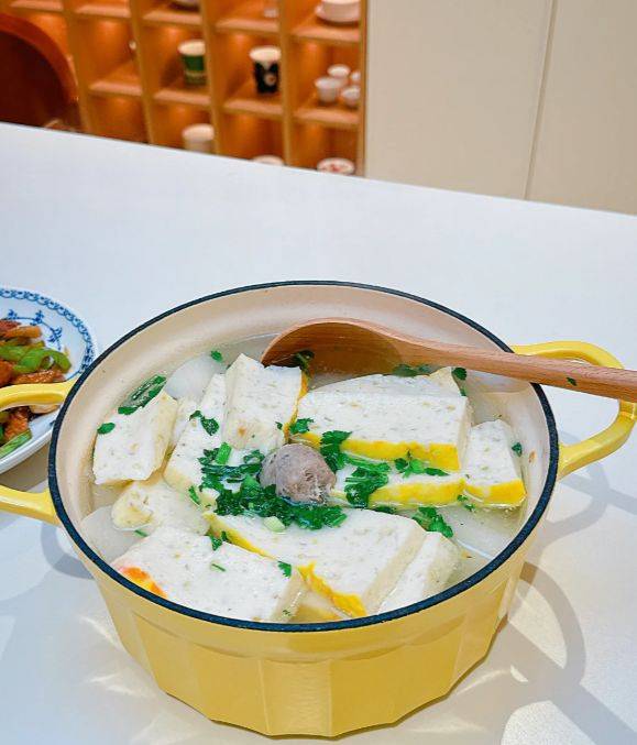 荆州鱼糕的鲜嫩弹牙，舌尖上的温柔