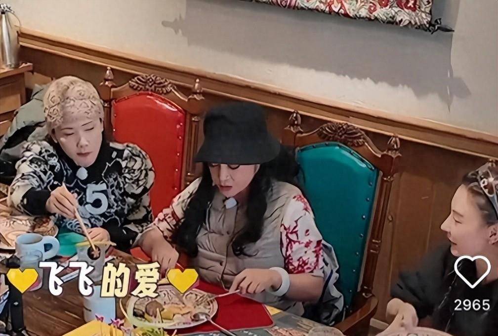 张艺谋没有撒谎,不合群的何赛飞,让娱乐圈多少明星都“无地自容”