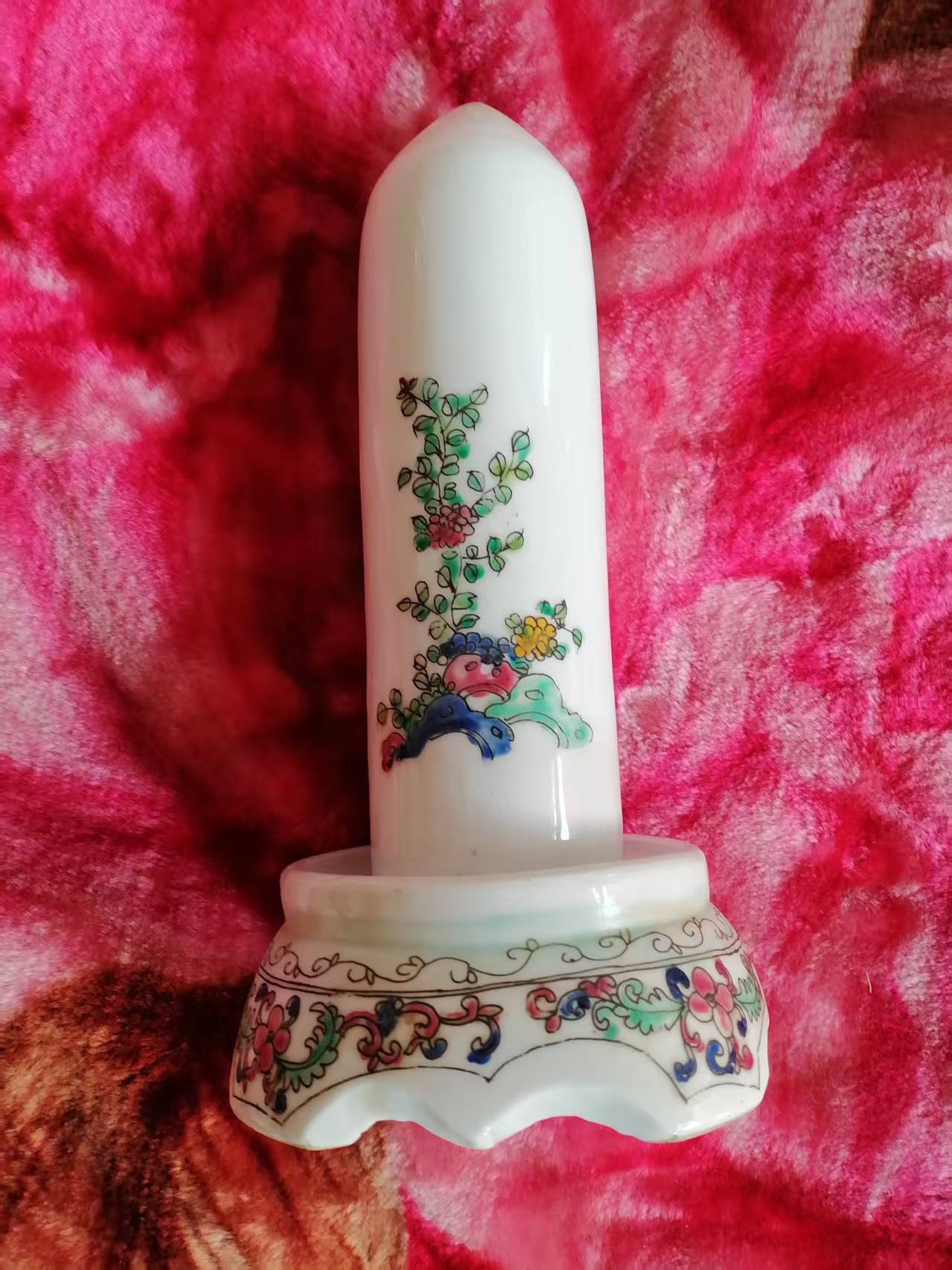 盛世繁绮：清乾隆年制粉彩瓷器的艺术与时代密码