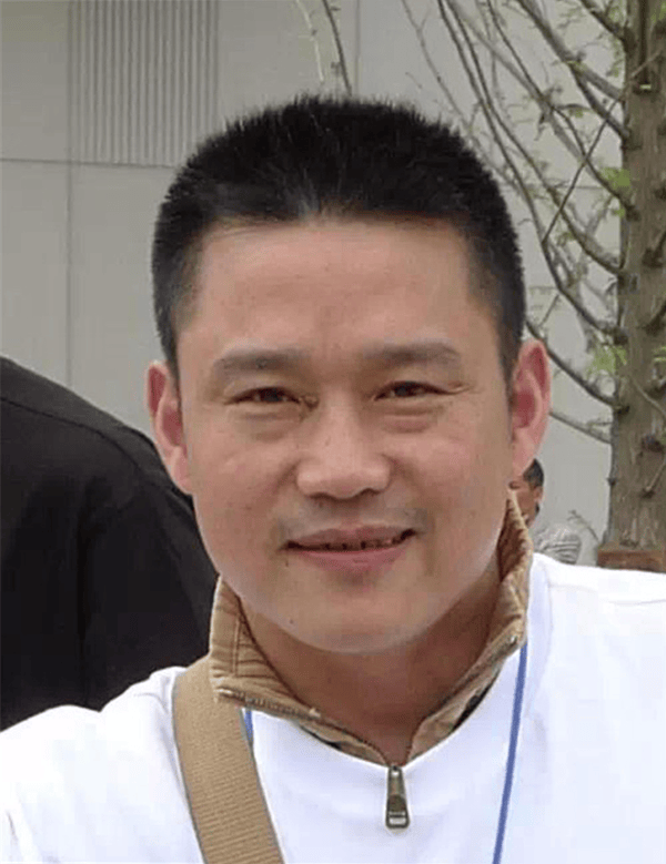 收藏级视野：李驭时的油画与时代共鸣